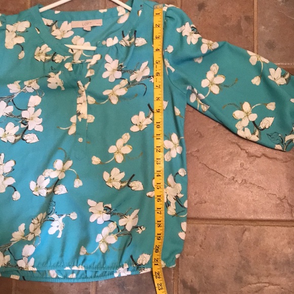 Ann Taylor Loft floral blouse SP - Picture 6 of 6